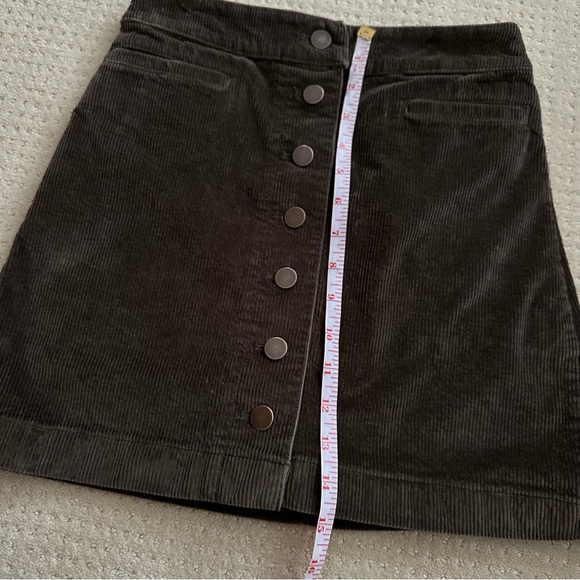 Wilfred Free Green Corduroy Mini Kiser with Pockets Size 2 - Picture 4 of 10